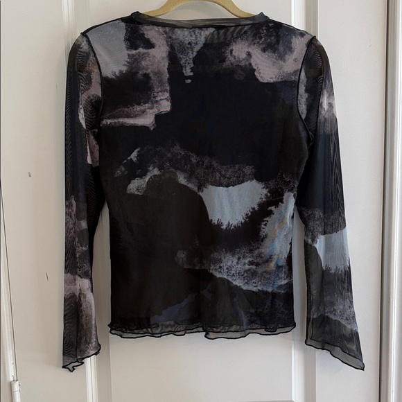 Lola & Sophie Abstract Black and Gray Long Sleeve Top - Picture 5 of 5